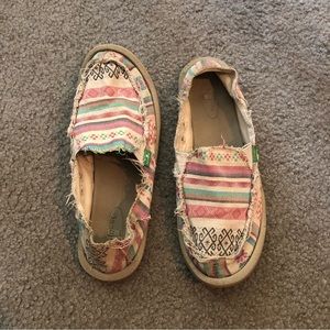 Sanuk Sidewalk Surfers